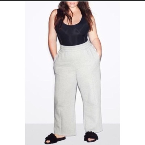 Good American Pants - Good American Grey Wide Leg Velour Sweatpants 1XL